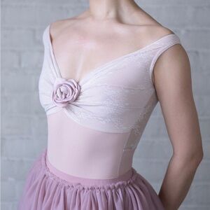 Xiaoxiao designs LACE SLEEVELESS BALLET LEOTARD WITH DETACHABLE ROSE